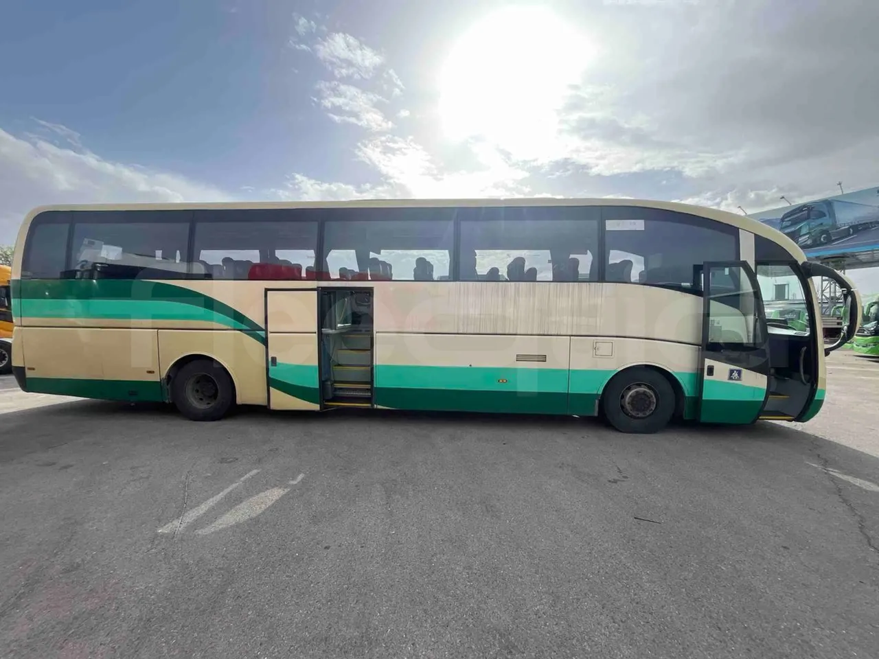 Mercedes-Benz Sideral 2000   A4RE10 - Euro5 - 260kW - 12.975mt - right side doors open