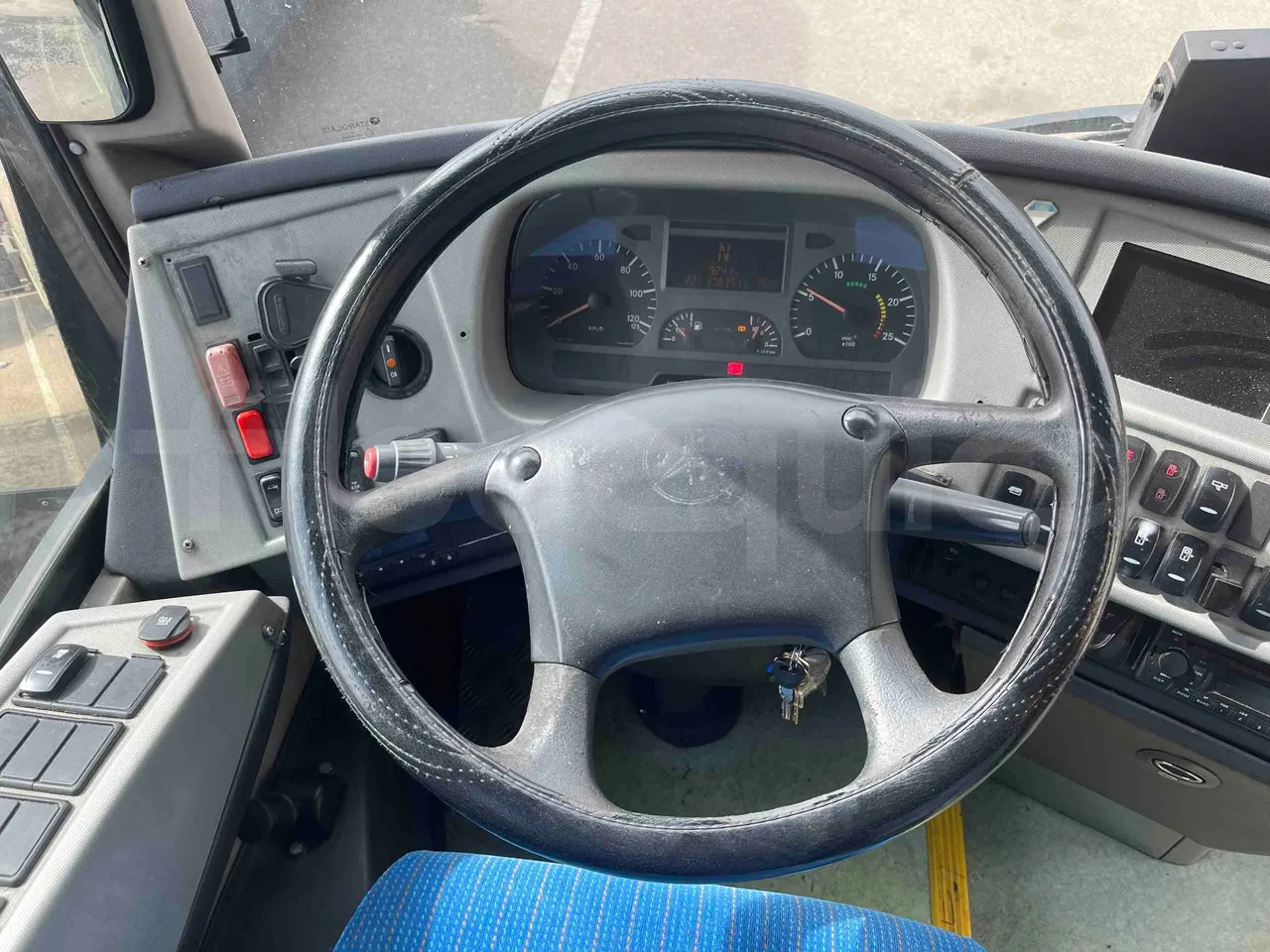 Mercedes-Benz Sideral 2000   A4RE10 - Euro5 - 260kW - 12.975mt - steering wheel photo