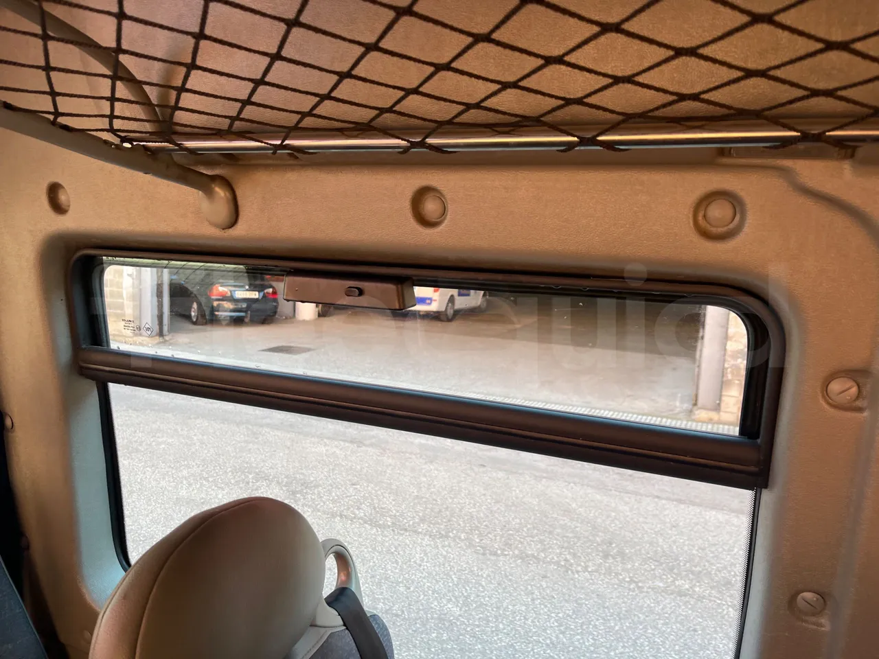 Nissan Interstar   X70B3B - Euro4 - 107kW - 5.899mt - disabled area photo