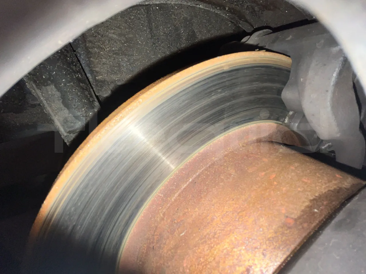 Nissan Interstar   X70B3B - Euro4 - 107kW - 5.899mt - axle 2 discs right