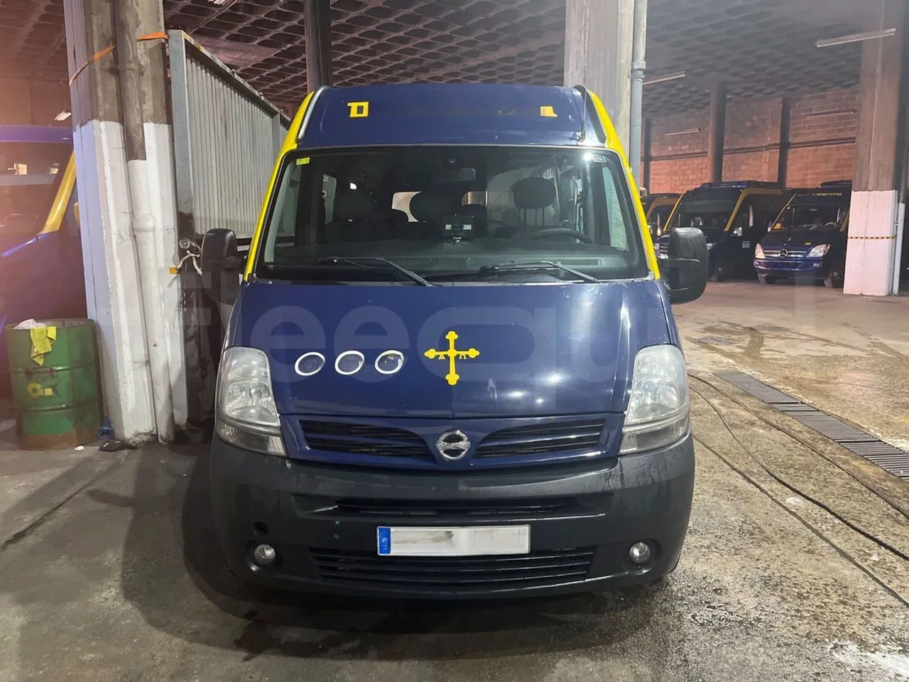 Nissan Interstar   X70B3B - Euro4 - 107kW - 5.899mt - front photo