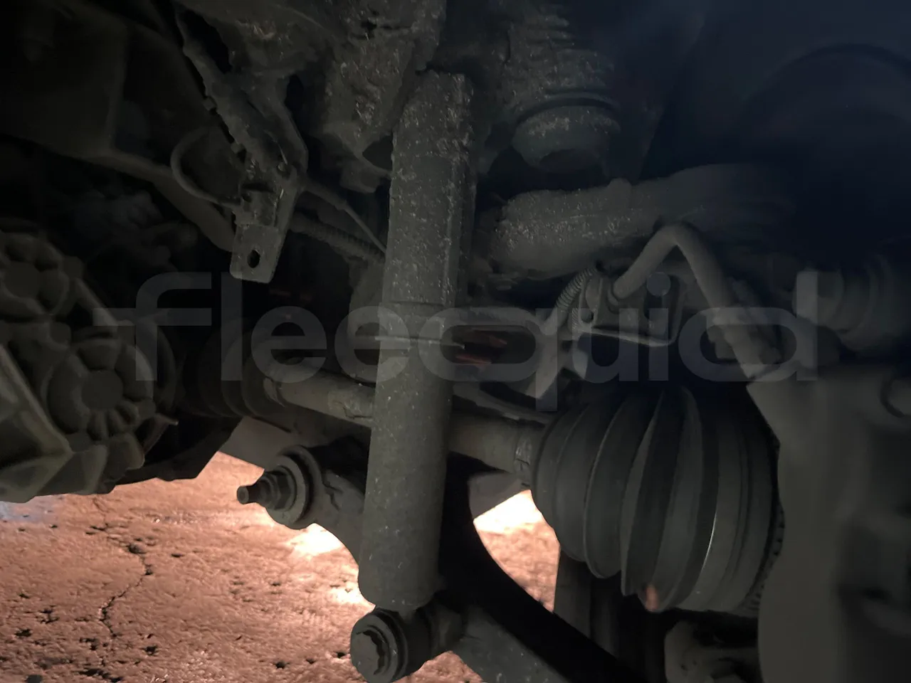 Nissan Interstar   X70B3B - Euro4 - 107kW - 5.899mt - front shock absorbers left