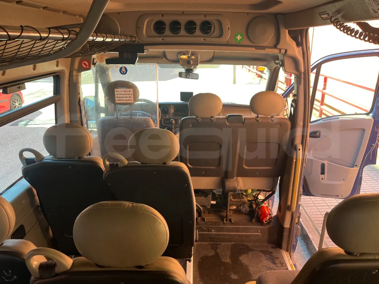 Nissan Interstar   X70B3B - Euro4 - 107kW - 5.899mt - forward view middle aisle