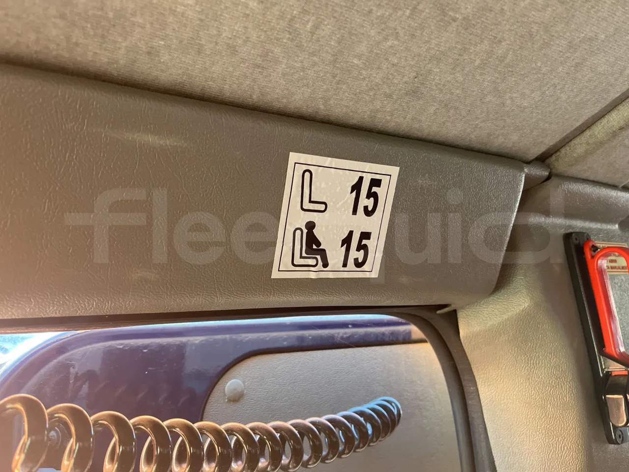 Nissan Interstar   X70B3B - Euro4 - 107kW - 5.899mt - seat plate photo