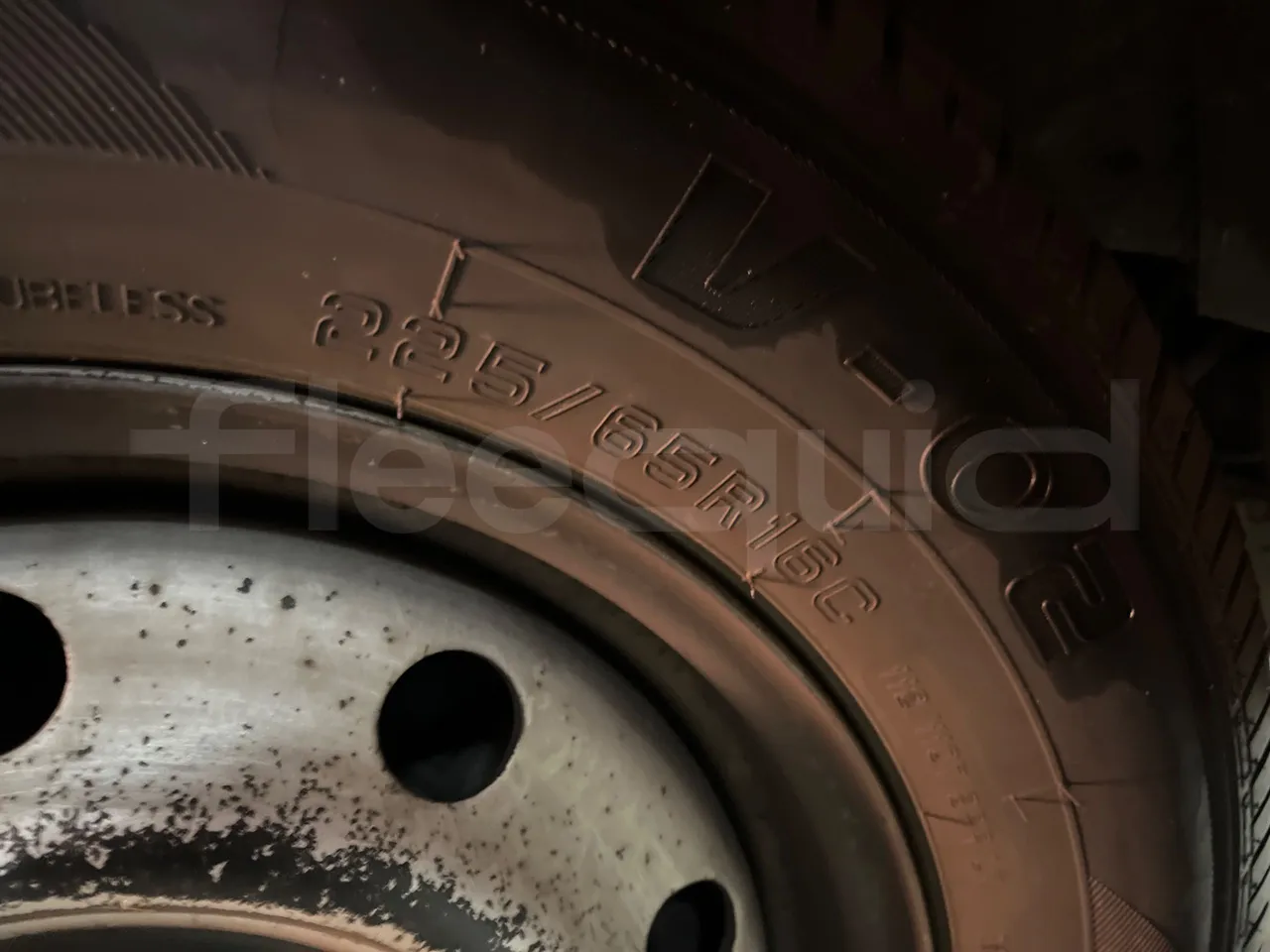 Nissan Interstar   X70B3B - Euro4 - 107kW - 5.899mt - rear left tire photo