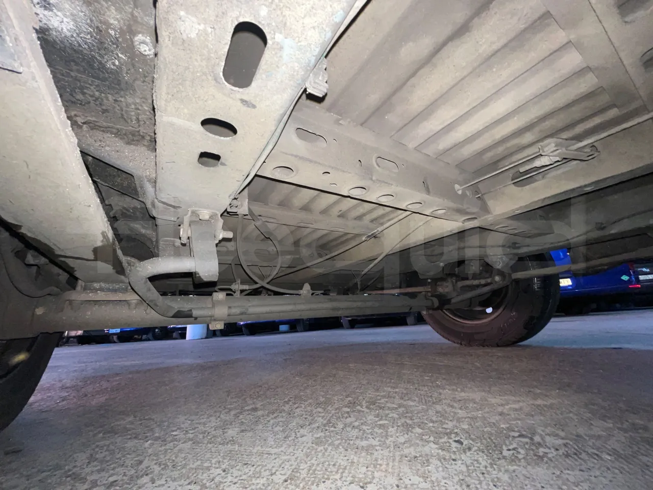 Nissan Interstar   X70B3B - Euro4 - 107kW - 5.899mt - axle 3 central