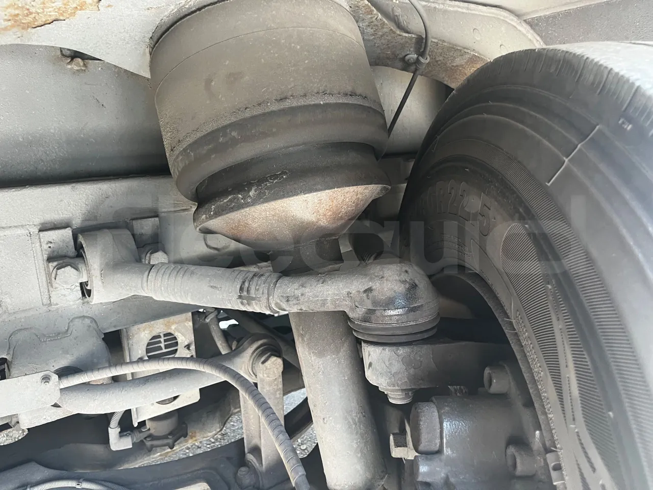 Iveco Crossway - front shock absorbers left