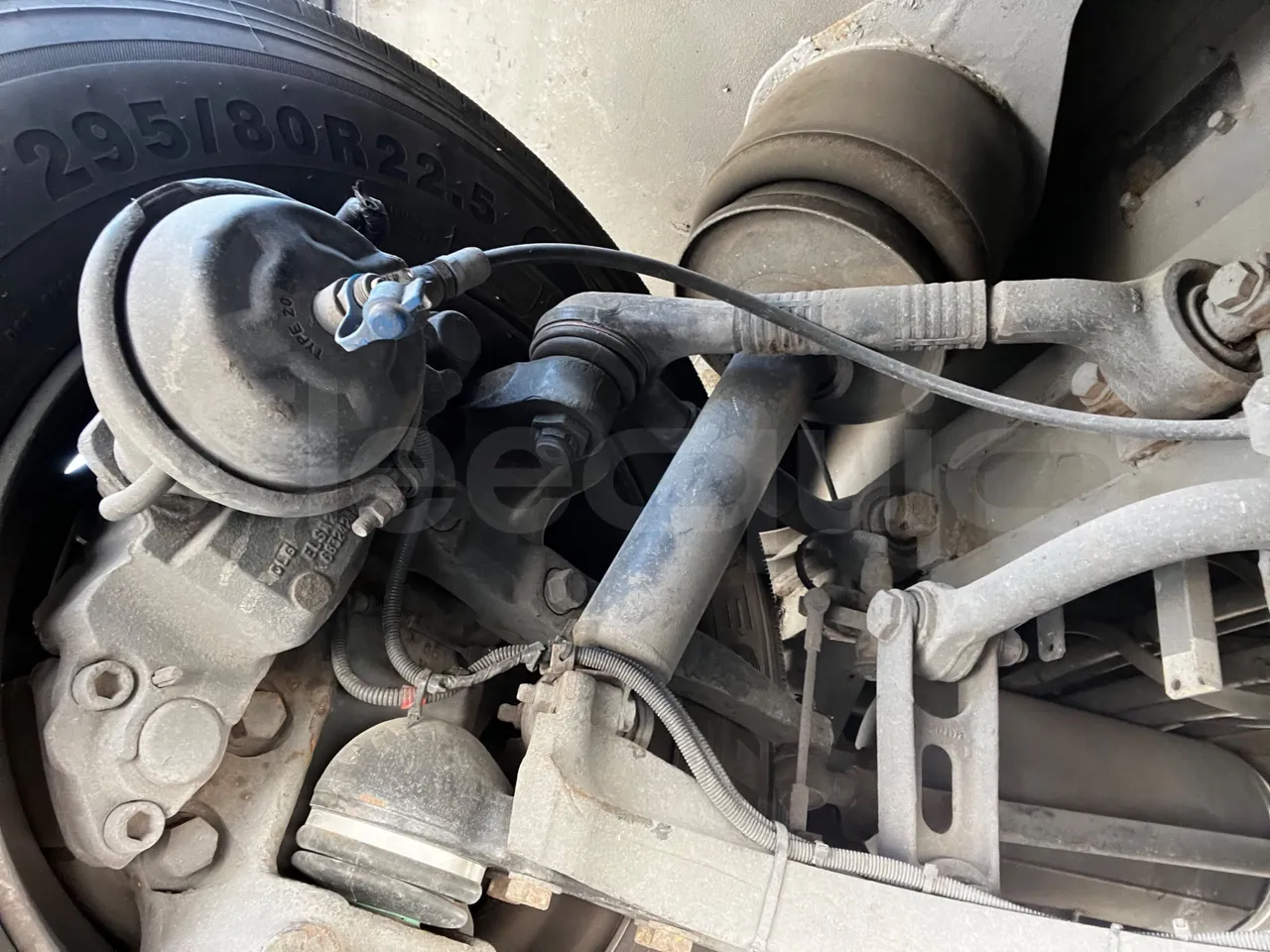 Iveco Crossway - front shock absorbers right