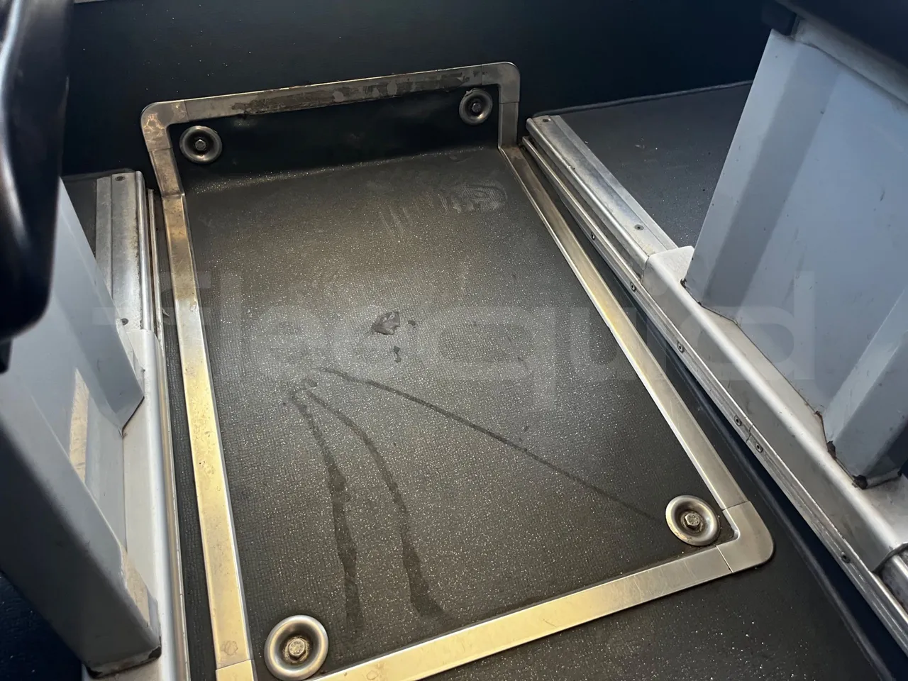 Iveco Crossway - floor hatches photo