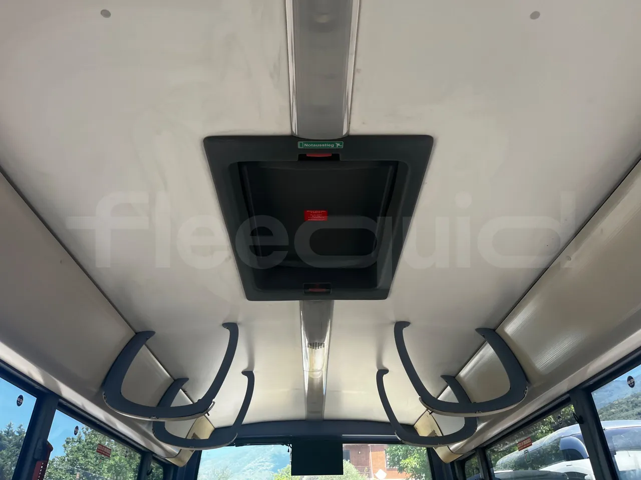 Iveco Crossway - roof hatch 1
