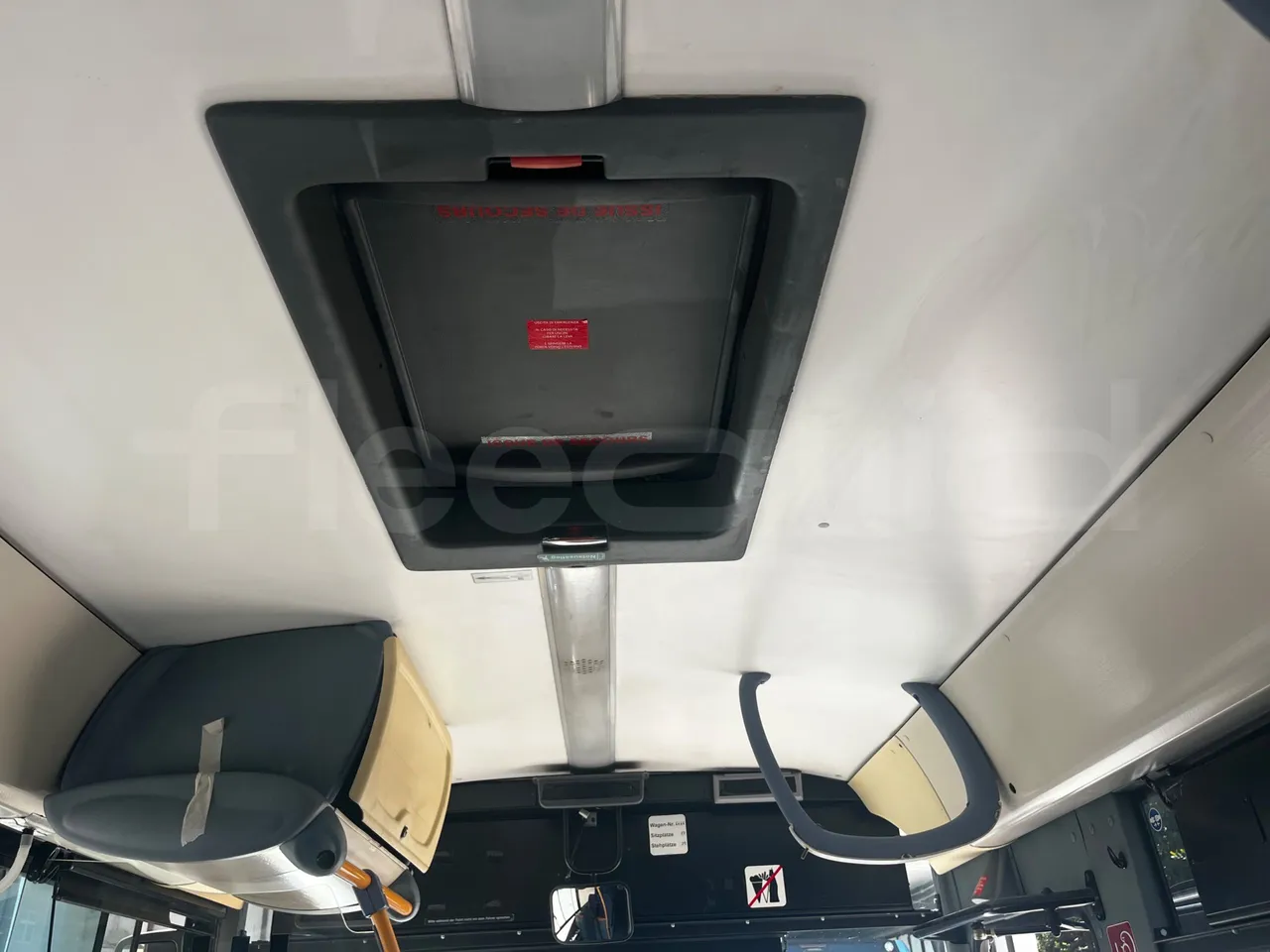 Iveco Crossway - roof hatch 2