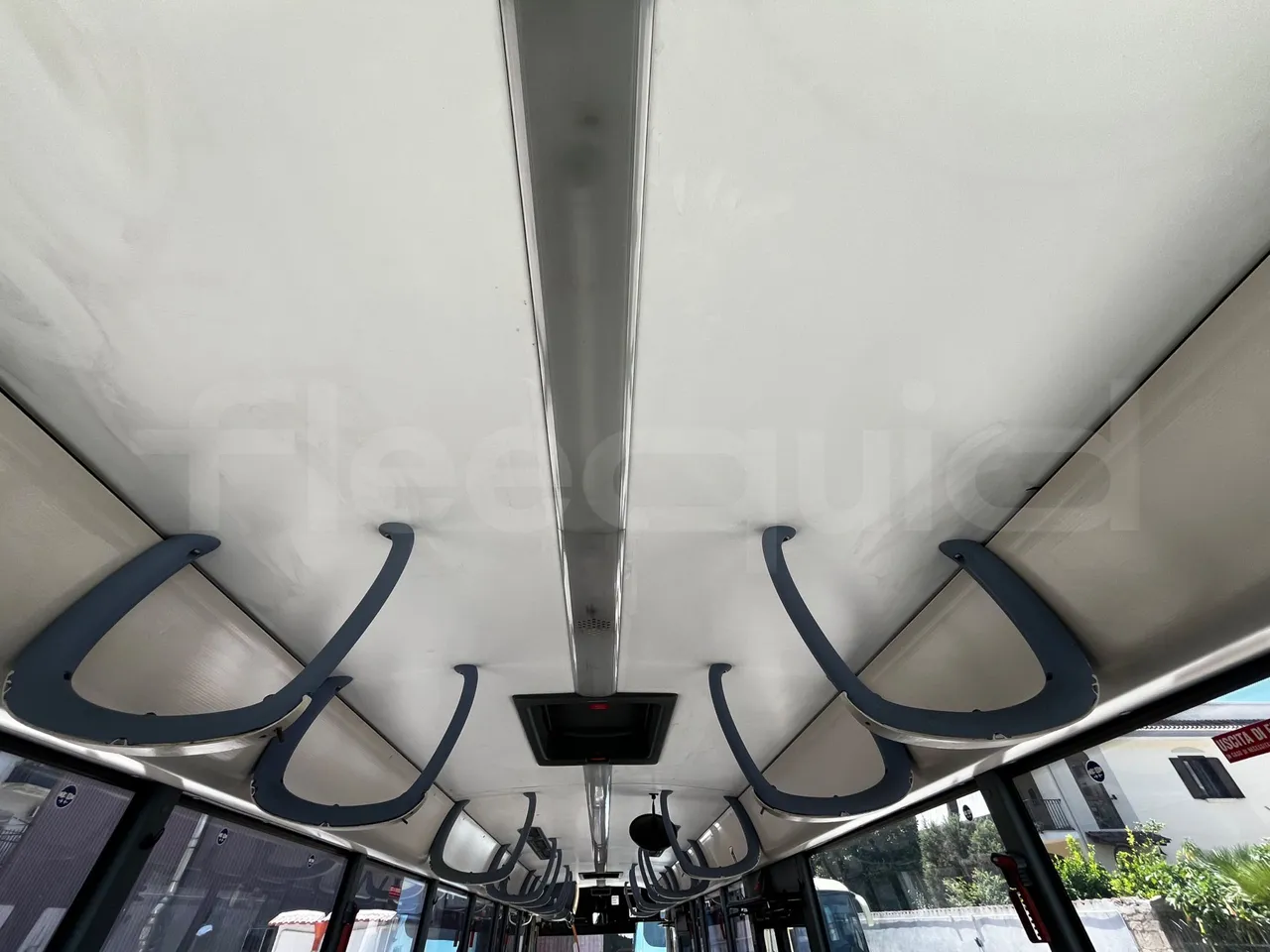 Iveco Crossway - overhead compartments photo