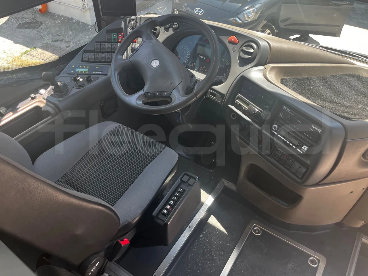 Iveco Crossway - steering wheel photo