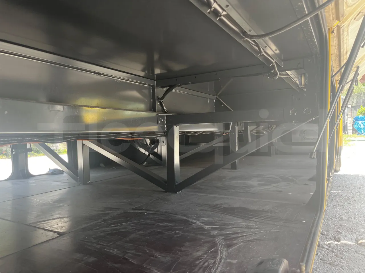 Iveco Crossway - under carpet photo