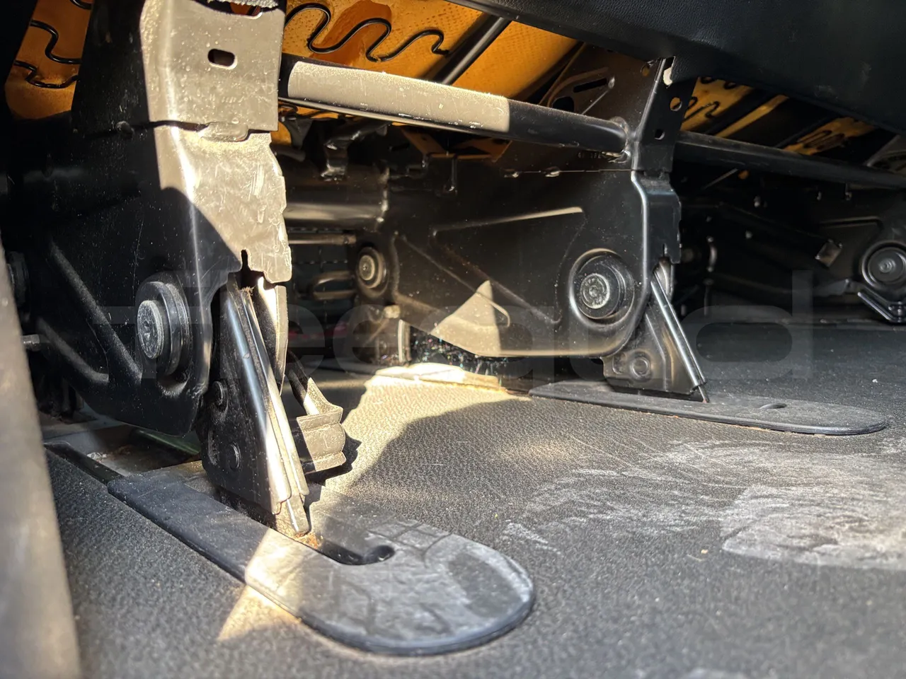 Mercedes-Benz Vito - Seats Bracket
