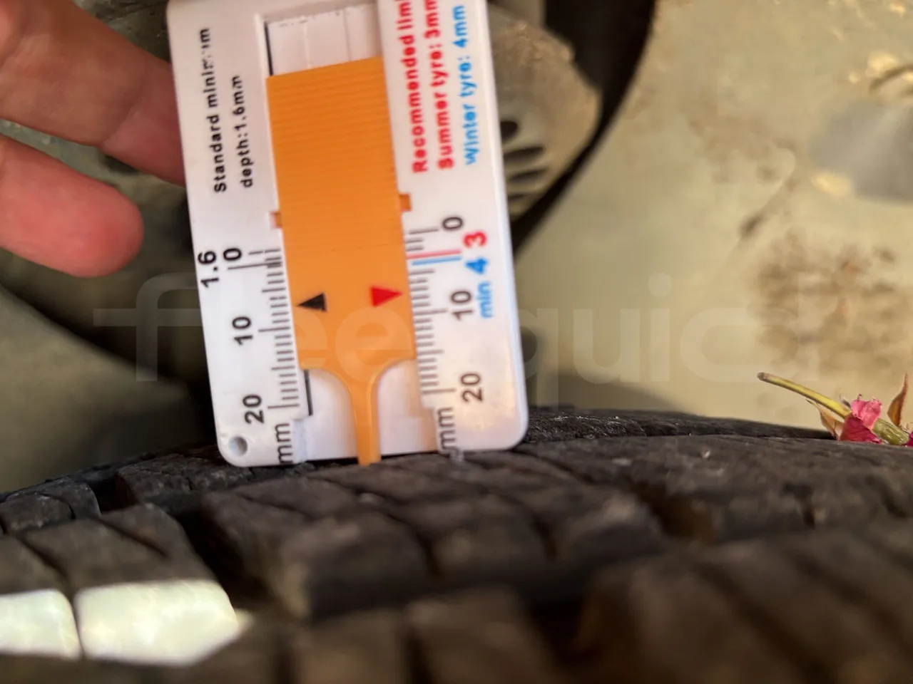 Mercedes-Benz Vito - Second Axle Left Side: Complete Wheel