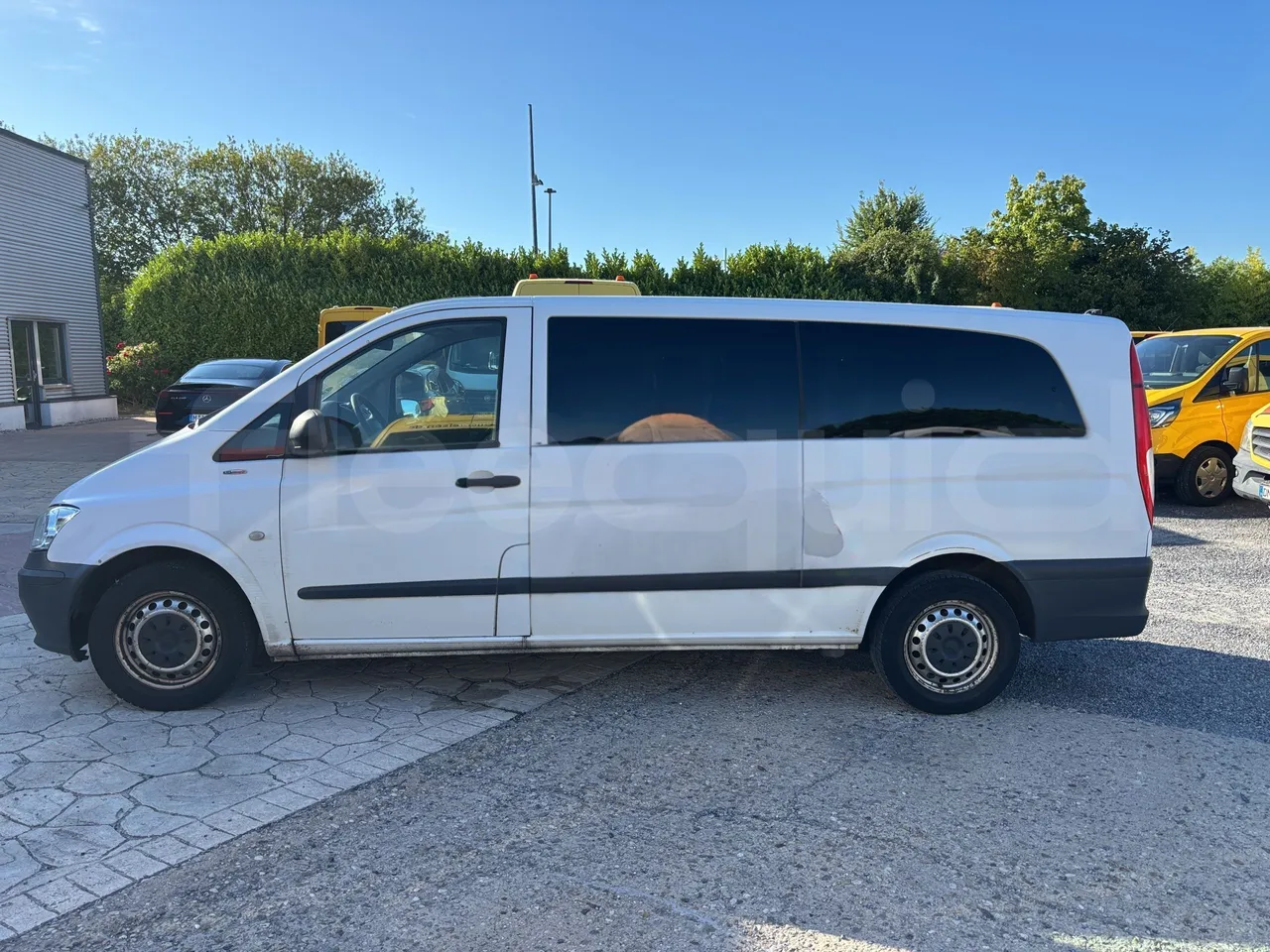 Mercedes-Benz Vito - Left Side