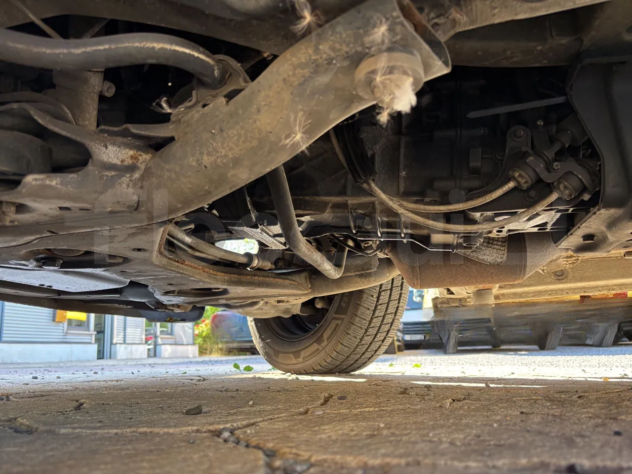 Mercedes-Benz Vito - First Axle Left Side