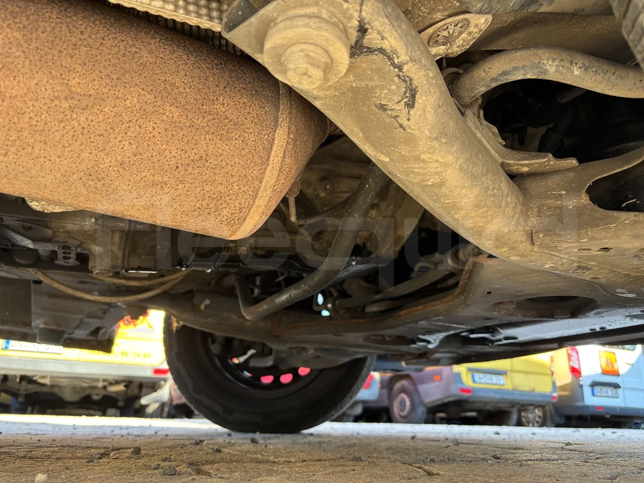 Mercedes-Benz Vito - First Axle Right Side