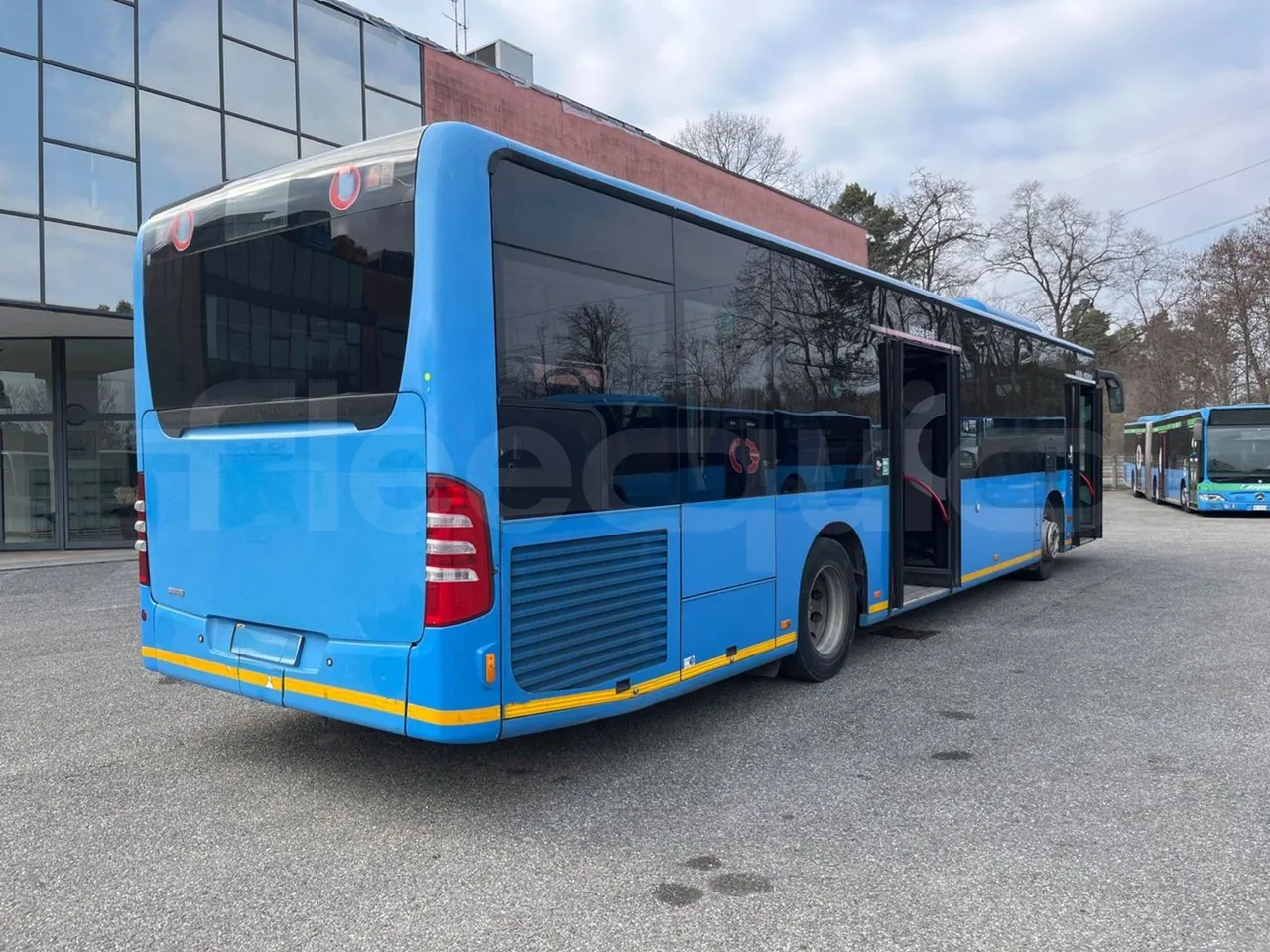 Mercedes-Benz Citaro O530 - Euro4 - 210kW - 11.950m - 3/4 right rear doors open