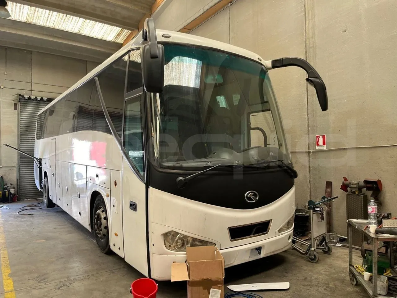 King Long XMQ6127 420 - Euro3 - 306kW - 12mt - 3/4 front right doors