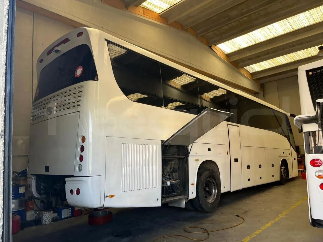 King Long XMQ6127 420 - Euro3 - 306kW - 12mt - platform open photo