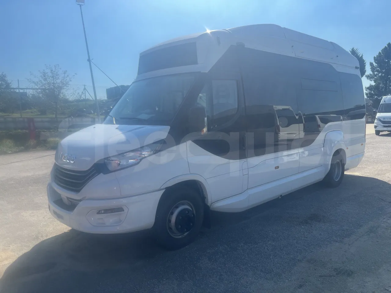 Iveco Daily - 3/4 Front Left Side