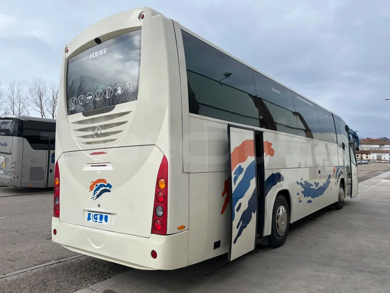 Mercedes-Benz OC 500 RF A4KF10 - EUR4 - 315kW - 12.000m - 3/4 right rear doors open