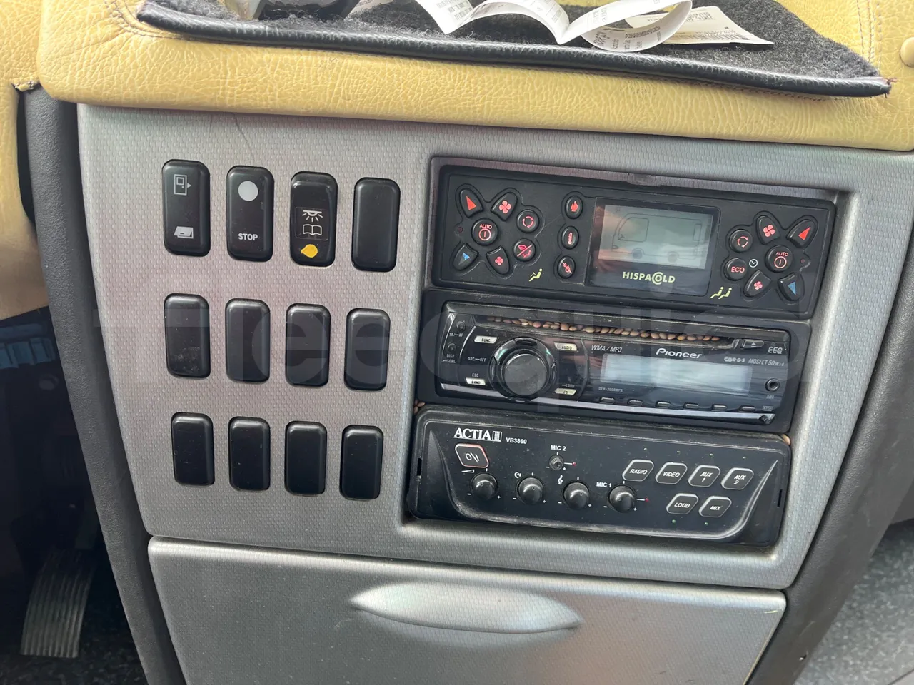 Mercedes-Benz OC 500 RF A4KF10 - EUR4 - 315kW - 12.000m - radio accessories photo