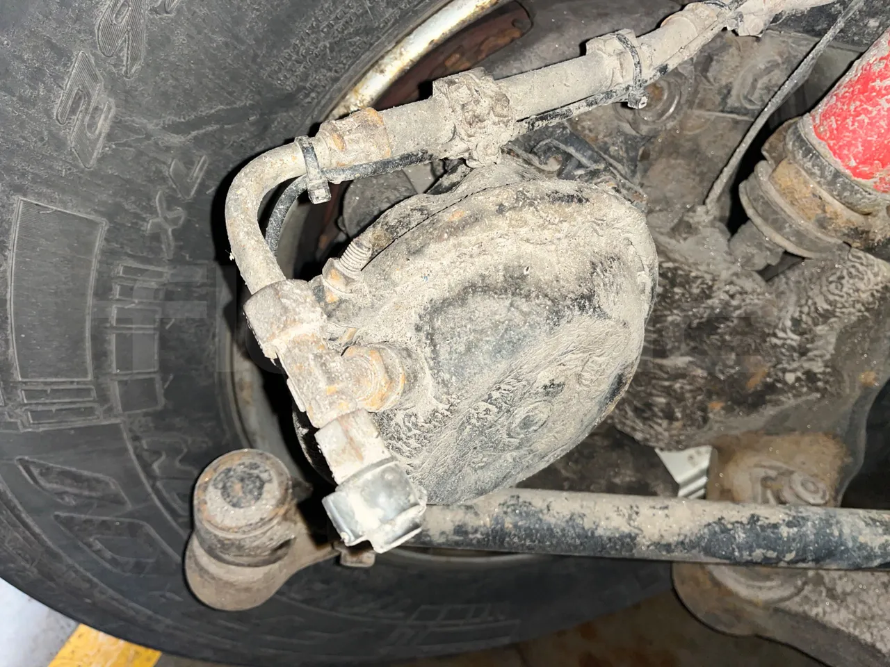 Mercedes-Benz OC 500 RF A4KF10 - EUR4 - 315kW - 12.000m - front brake calipers right