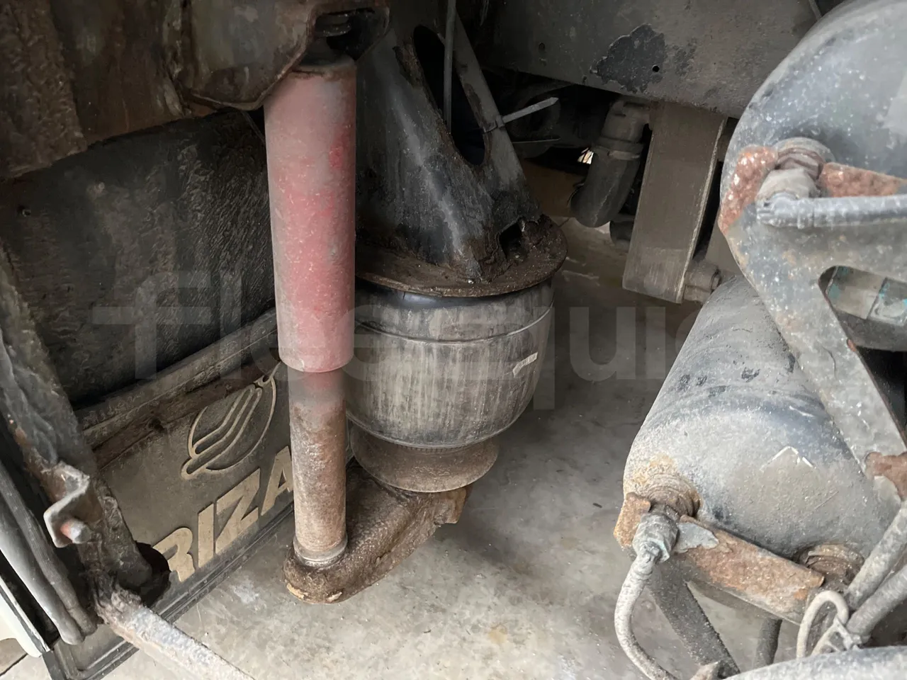 Mercedes-Benz OC 500 RF A4KF10 - EUR4 - 315kW - 12.000m - axle 2 shock absorbers 2 left