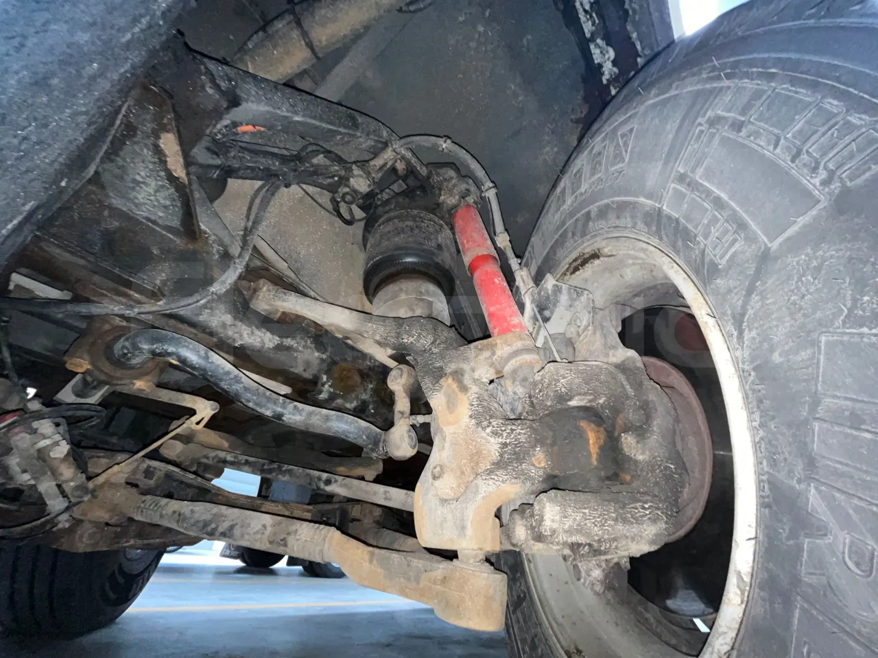 Mercedes-Benz OC 500 RF A4KF10 - EUR4 - 315kW - 12.000m - front axle right side