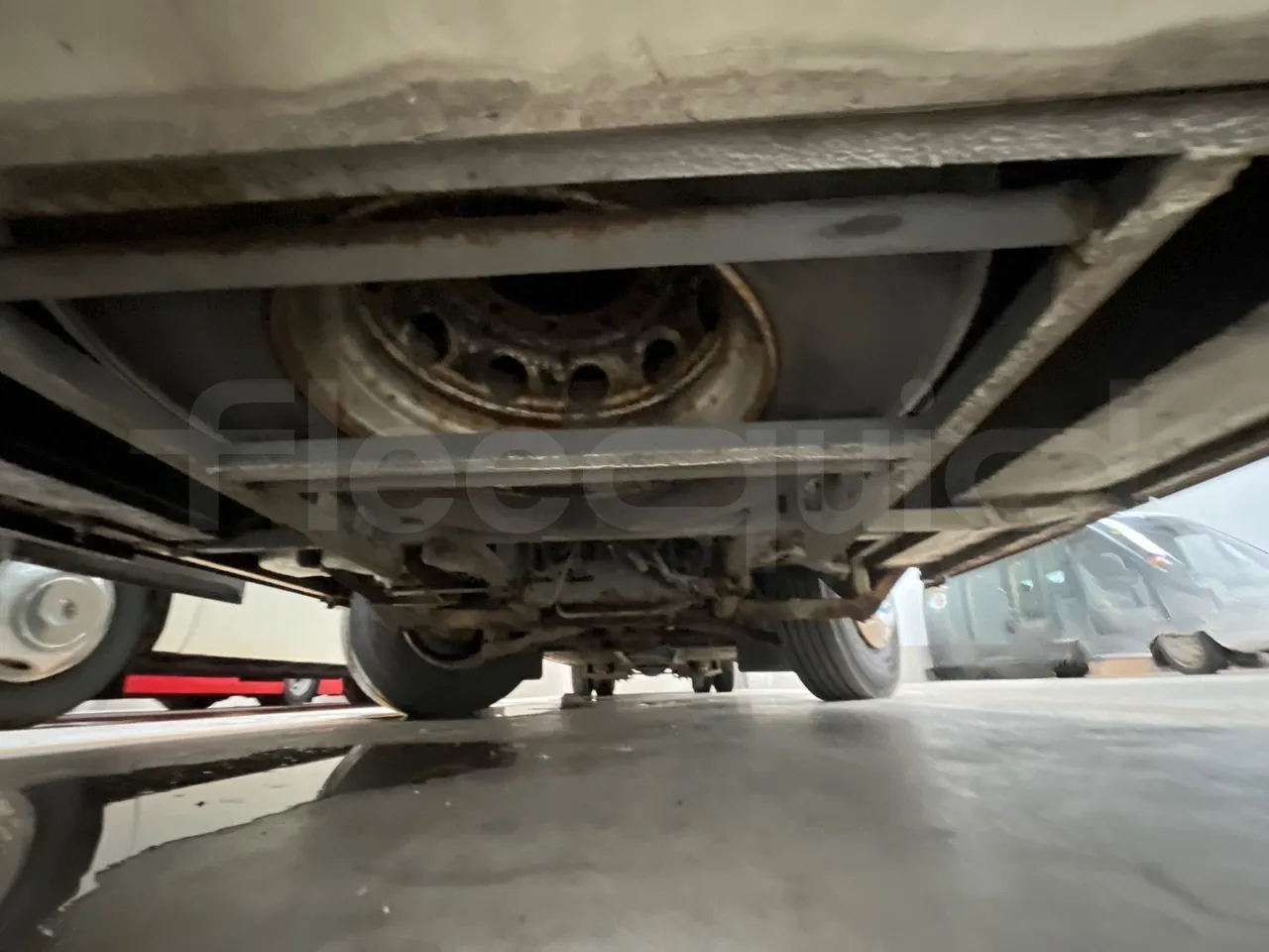 Mercedes-Benz OC 500 RF A4KF10 - EUR4 - 315kW - 12.000m - front undercarriage from front