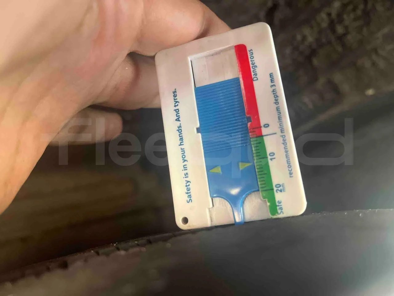 Mercedes-Benz Citaro - First Axle Left Side: Tyre Thickness