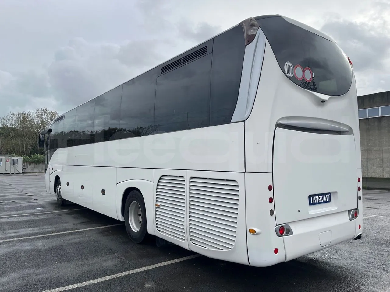 Iveco Irisbus France Magelys HD - Euro5 - 331kW - 12-250mt - 3/4 right rear doors closed