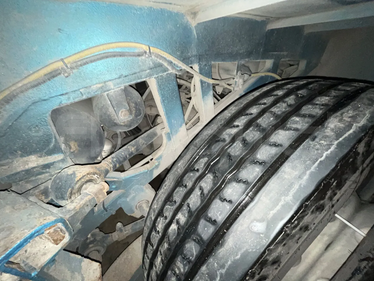 Iveco Irisbus France Magelys HD - Euro5 - 331kW - 12-250mt - axle 2 caliper brakes right