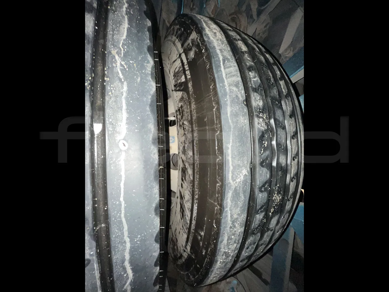 Iveco Irisbus France Magelys HD - Euro5 - 331kW - 12-250mt - axle 2 discs right