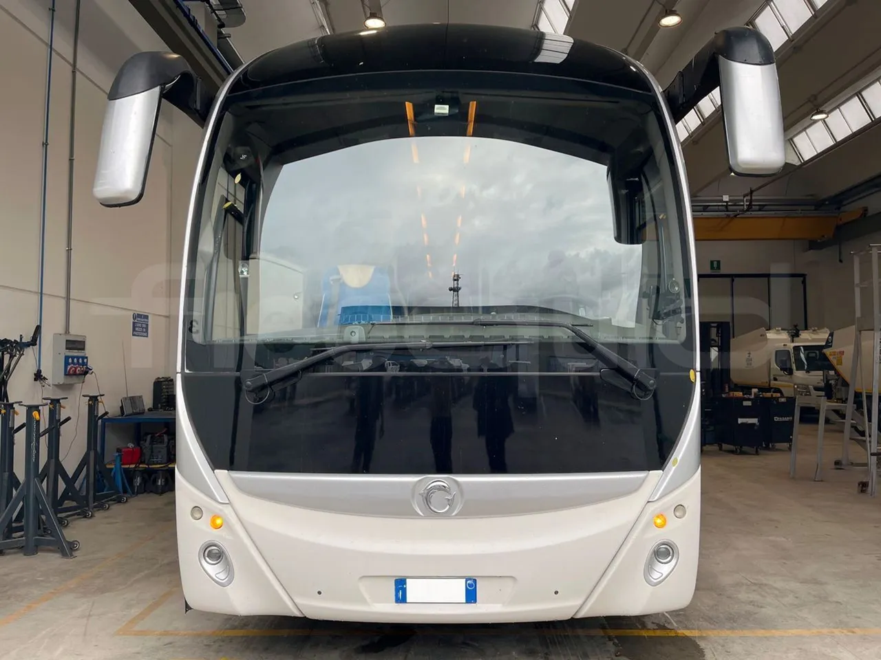 Iveco Irisbus France Magelys HD - Euro5 - 331kW - 12-250mt - front photo