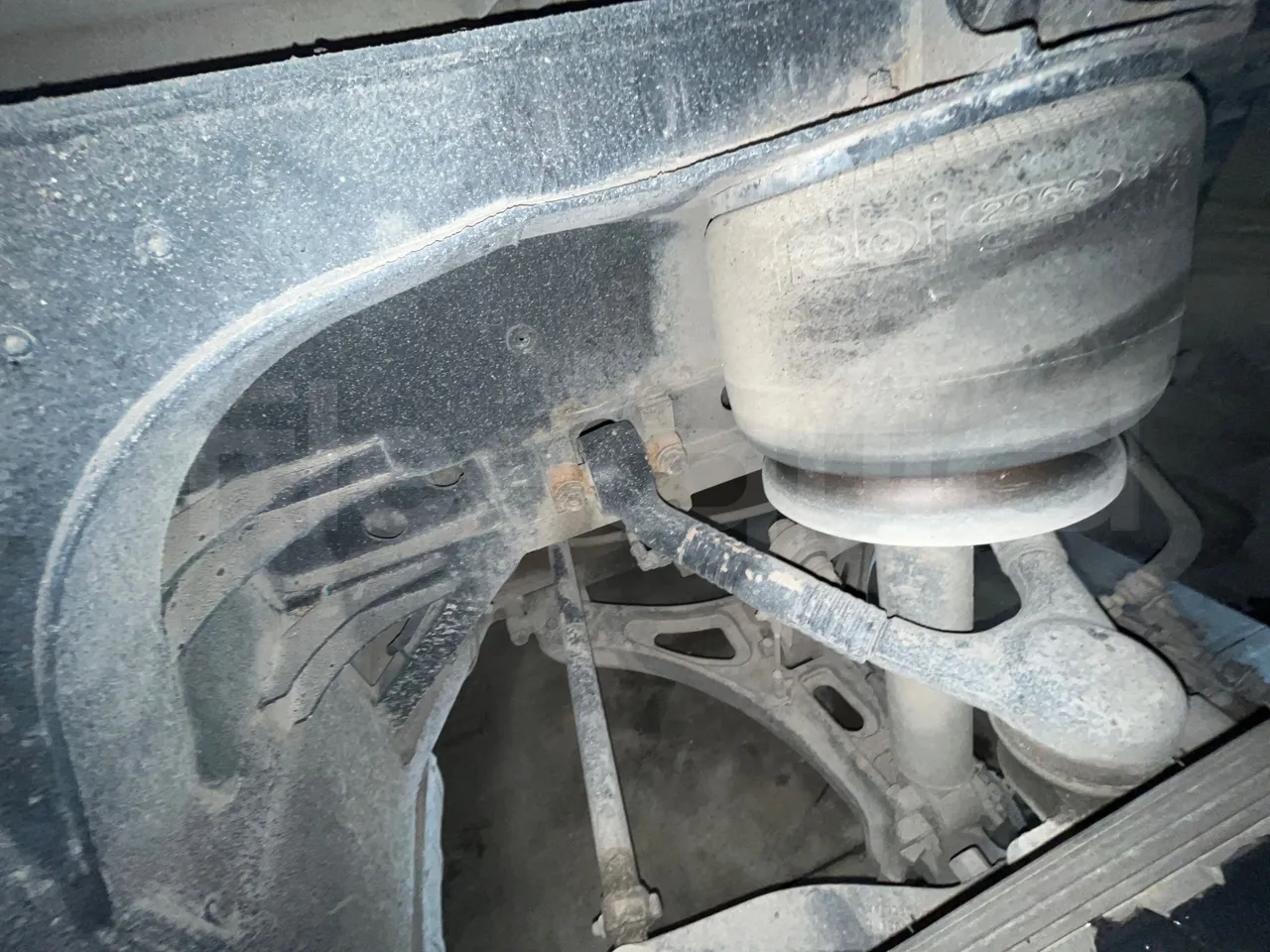 Iveco Irisbus France Magelys HD - Euro5 - 331kW - 12-250mt - front shock absorbers right