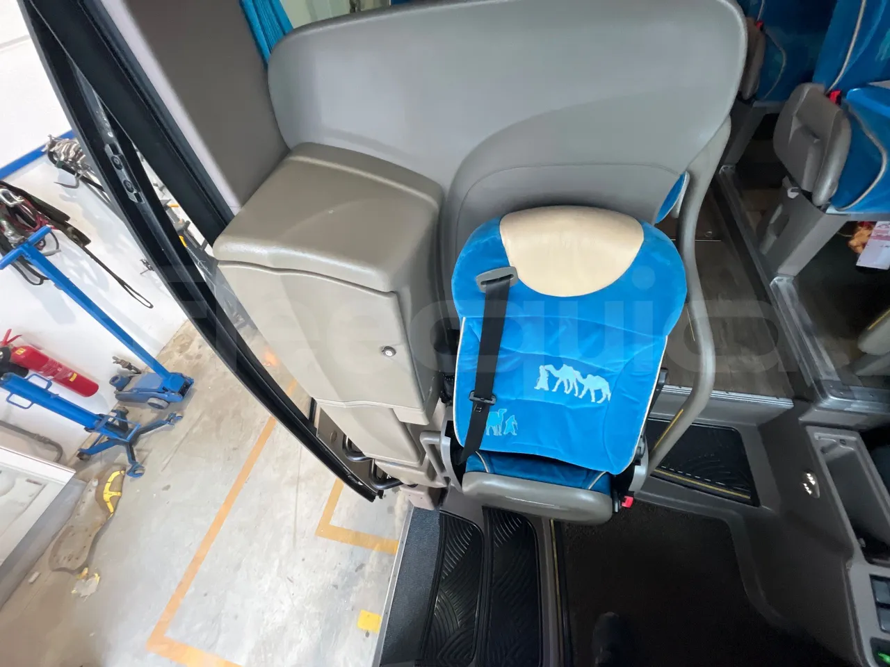 Iveco Irisbus France Magelys HD - Euro5 - 331kW - 12-250mt - handrails photo