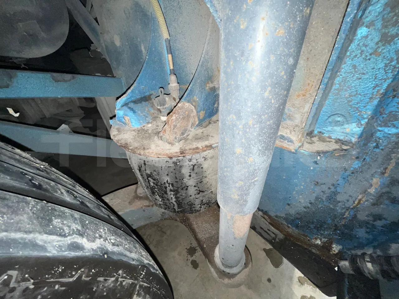 Iveco Irisbus France Magelys HD - Euro5 - 331kW - 12-250mt - axle 2 shock absorbers 2 left