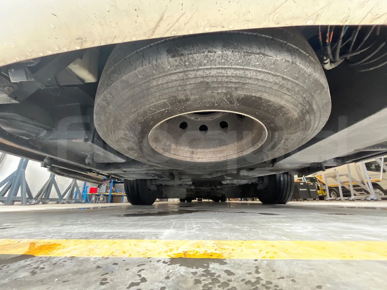 Iveco Irisbus France Magelys HD - Euro5 - 331kW - 12-250mt - front undercarriage from front