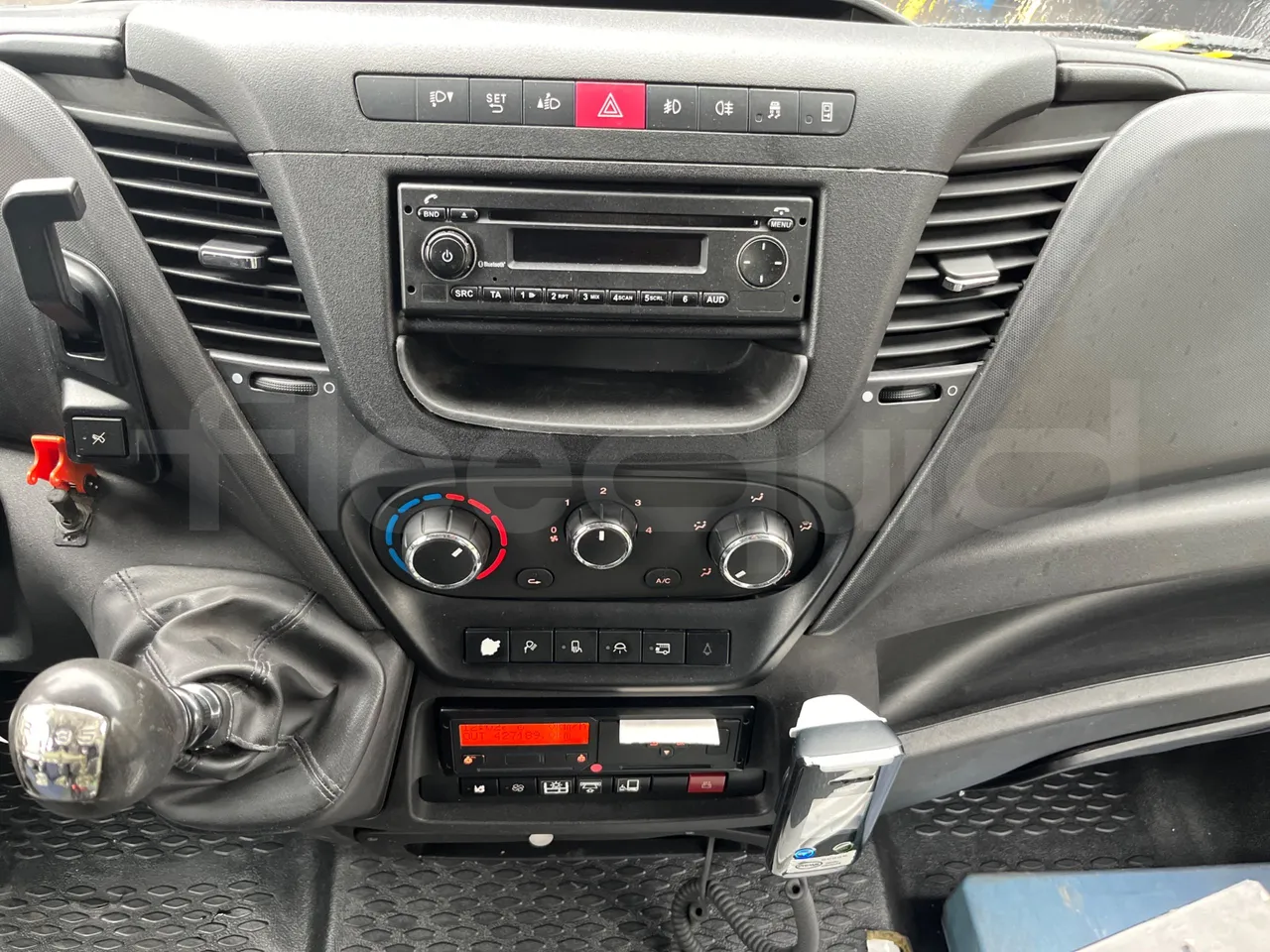 Iveco Daily A65C18 -EUR6 -132kW -7.498m - radio accessories photo