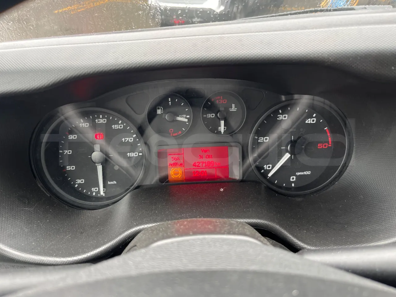 Iveco Daily A65C18 -EUR6 -132kW -7.498m - dashboard lights on