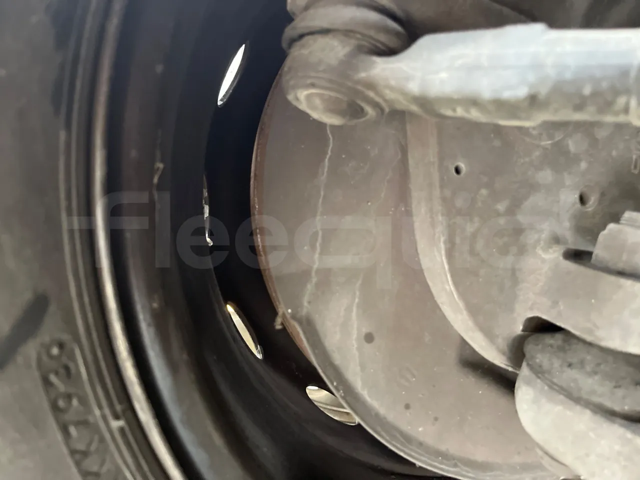 Iveco Daily A65C18 -EUR6 -132kW -7.498m - front discs right