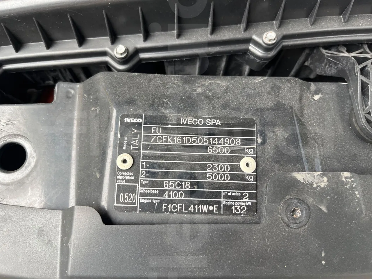 Iveco Daily A65C18 -EUR6 -132kW -7.498m - vehicle plate photo