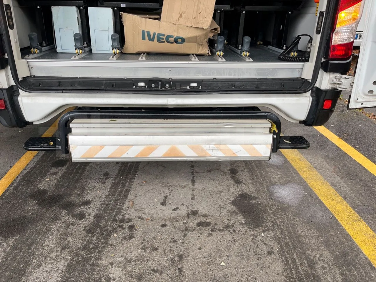 Iveco Daily A65C18 -EUR6 -132kW -7.498m - platform open photo