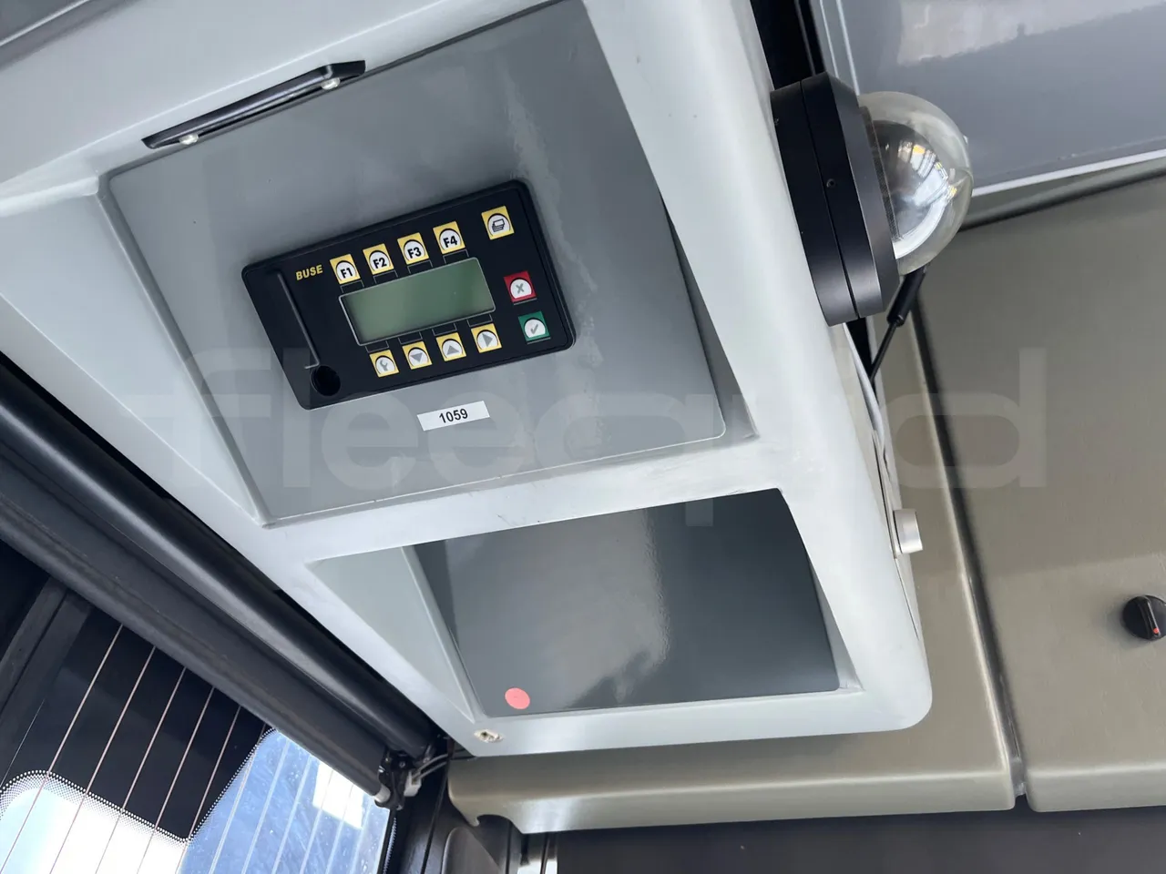 Man Lion's Classic A78 - command unit indicators