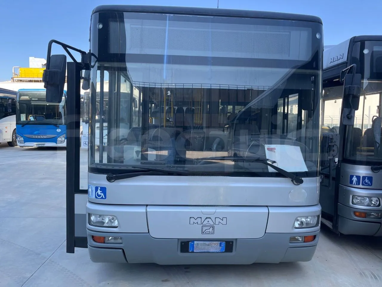 Man Lion's Classic A78 - front photo