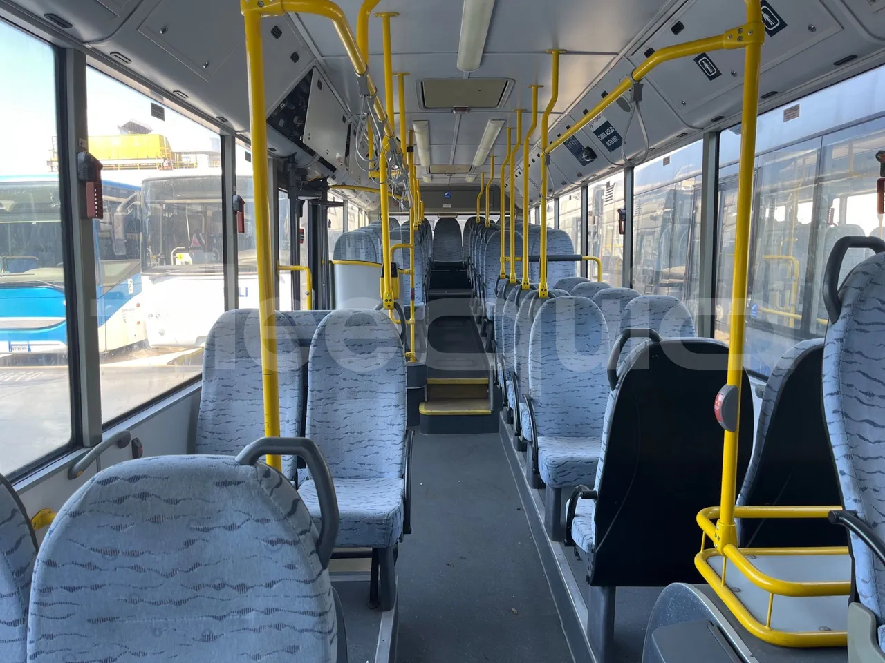 Man Lion's Classic A78 - interior reverse seats driver height (mandatory for bus to scrap)